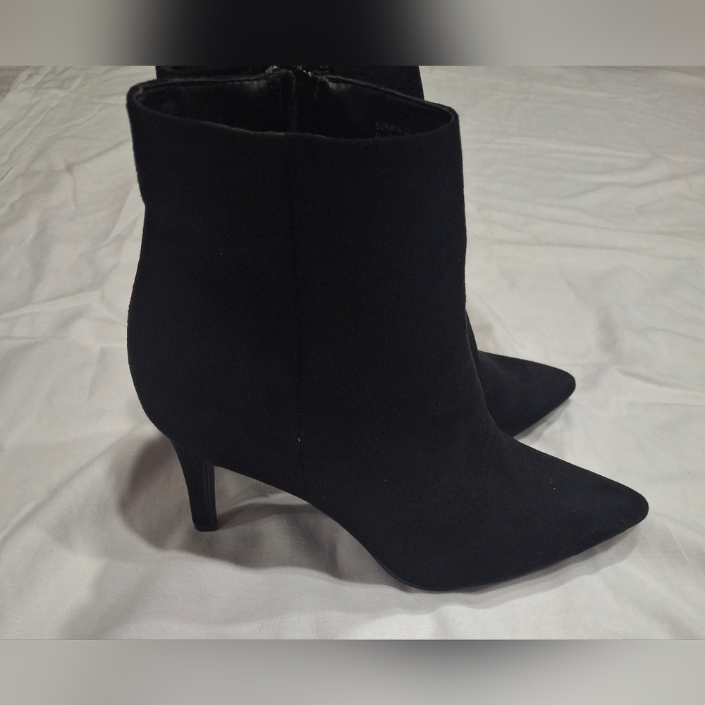 Rouge Helium Black Heeled Boots.Size 9 - Picture 5 of 10